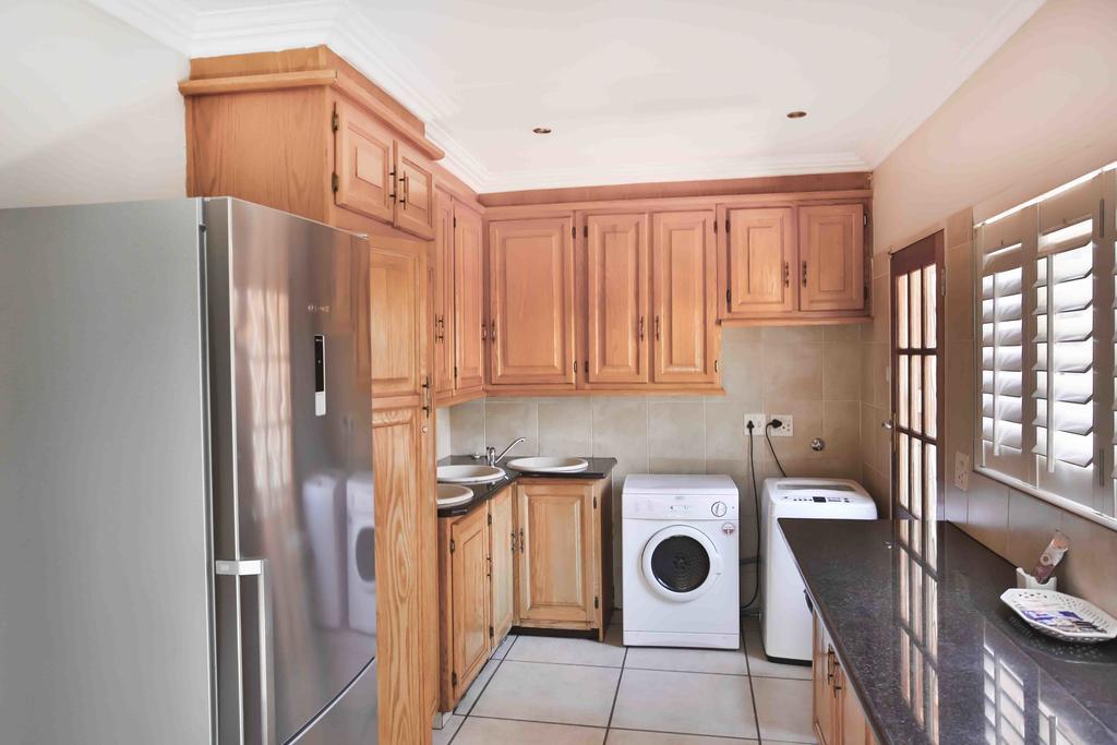 Accommodation At Vans No Loadshedding Centurion Eksteriør billede