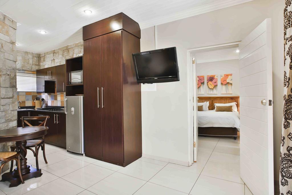 Accommodation At Vans No Loadshedding Centurion Eksteriør billede