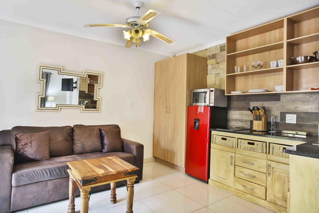 Accommodation At Vans No Loadshedding Centurion Eksteriør billede